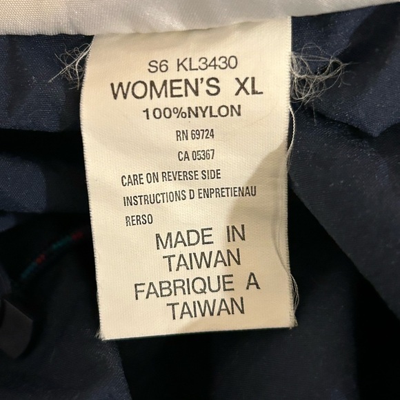 Vintage Women’s 90s Columbia
Sportswear Windbreaker Anorak Pullover Jacket. - Picture 13 of 15